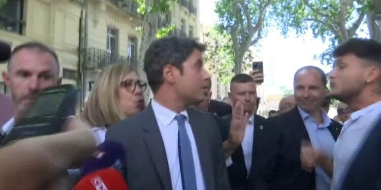 échange tendu entre Attal et le candidat Nouveau Front populaire Raphaël Arnault