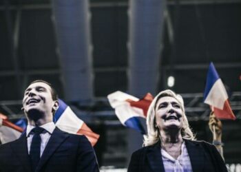 le RN en tête à 34 %, le Nouveau Front populaire résiste à 28 %, les macronistes décrochent à 20 % – Libération