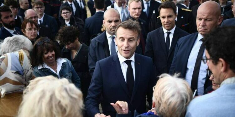 quelle est la mesure du Nouveau Front populaire moquée par Macron ?