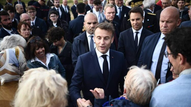 quelle est la mesure du Nouveau Front populaire moquée par Macron ?