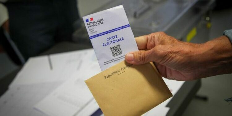 qui sont les candidats dans les circonscriptions du Finistère, des Côtes-d'Armor, du Morbihan et en Ille-et-Vilaine ?