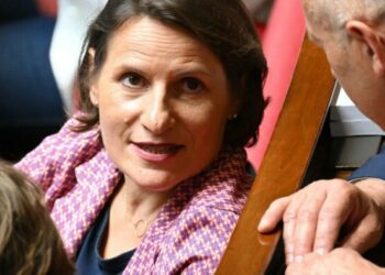 un programme à 106 milliards d’euros et 3 % de croissance, selon Valérie Rabault – Libération