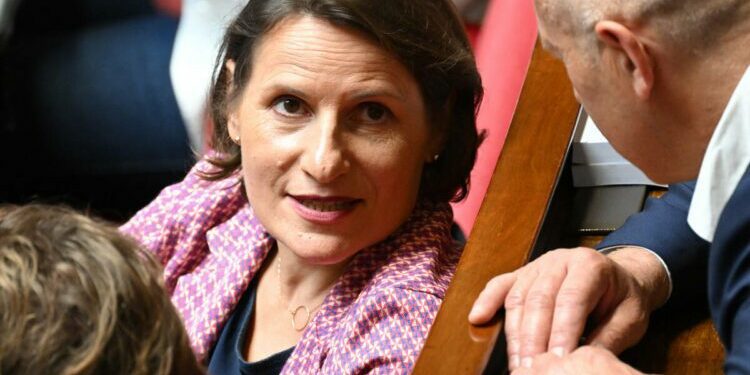 un programme à 106 milliards d’euros et 3 % de croissance, selon Valérie Rabault – Libération
