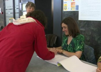 les deux candidats du Nouveau Front Populaire en tête