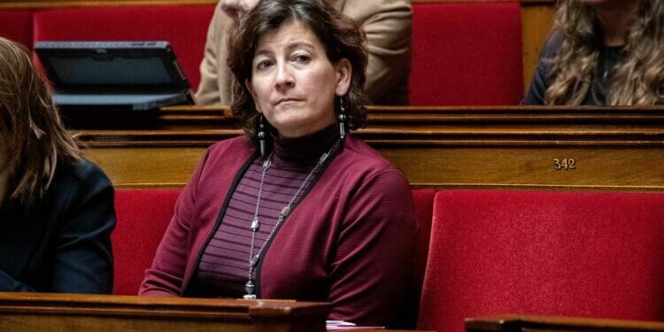 "Il n'y a pas le même péril" entre LFI et le RN, assure Cécile Rilhac, députée sortante qui se retire dans le Val-d'Oise