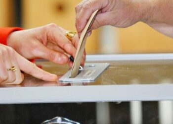 DIRECT. Élections législatives 2024 : le Nouveau Front Populaire en tête, le Rassemblement national troisième, suivez la journée électorale avec nous