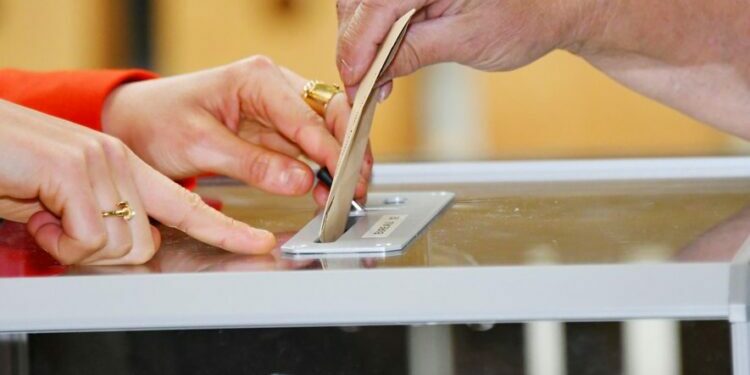 DIRECT. Élections législatives 2024 : le Nouveau Front Populaire en tête, le Rassemblement national troisième, suivez la journée électorale avec nous