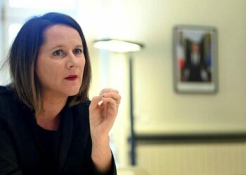 la maire PS de Nantes réagit