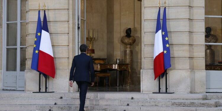 au sein du Nouveau Front populaire, les discussions vont bon train pour présenter une candidature pour Matignon