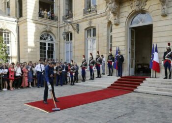 pour le Nouveau Front populaire, un atterrissage dans le brouillard avec les JO en bout de piste