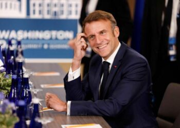 Emmanuel Macron, dans une lettre aux Français, conteste la victoire du Nouveau Front populaire et défend un « large rassemblement » sans RN ni LFI