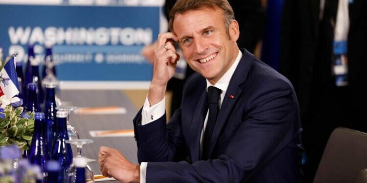 Emmanuel Macron, dans une lettre aux Français, conteste la victoire du Nouveau Front populaire et défend un « large rassemblement » sans RN ni LFI