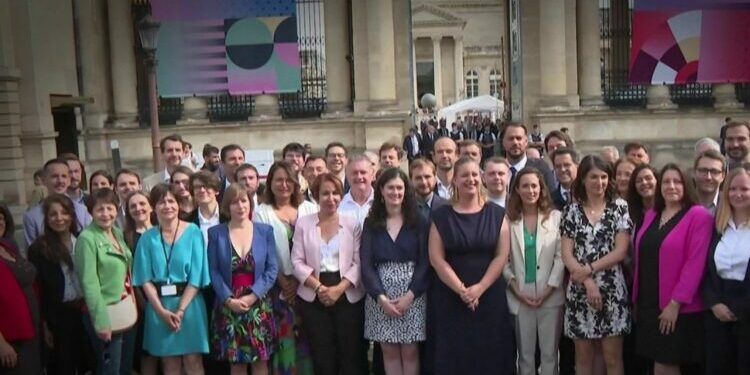 le NFP n’a toujours pas identifié le nom du potentiel futur Premier ministre