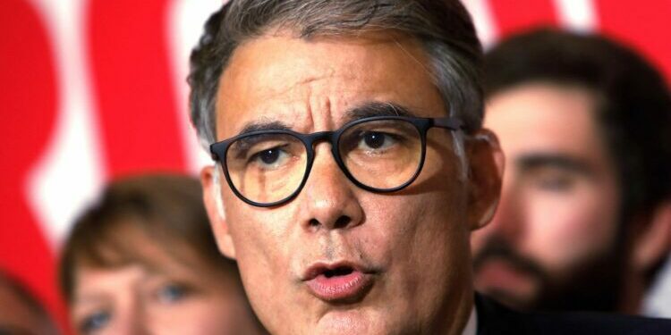 le Nouveau Front populaire s'est "mis d'accord" sur le principe d'une candidature unique à la présidence de l'Assemblée, annonce Olivier Faure