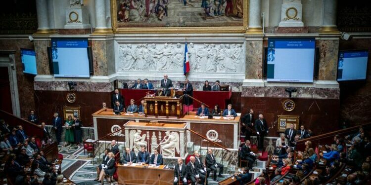 POLITIQUE. "La gauche doit continuer à travailler dur", deux anciens ténors du PS se penchent sur l'avenir du Nouveau Front Populaire
