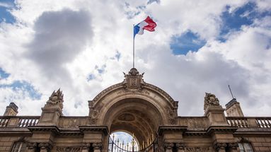 Démission du gouvernement, élections à l'Assemblée… Cette semaine va-t-elle (enfin) apporter la clarification attendue ?