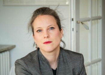 Qui est Lucie Castets, proposée par le Nouveau Front populaire pour Matignon ?