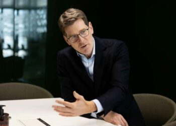 pour bâtir une coalition, « il faut créer des ponts et non ériger des murs avec le NFP »