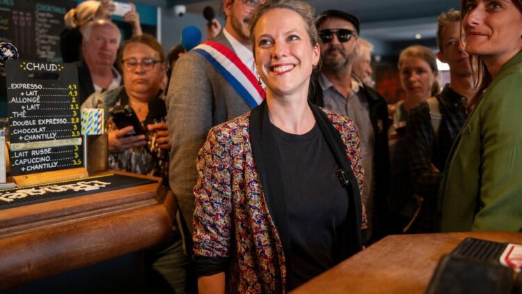 À Lille, pour son premier déplacement, Lucie Castets tente d’accroître la pression sur Emmanuel Macron