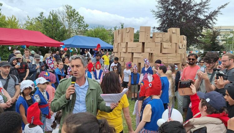 François Ruffin prononce un discours à la fête des 1000 Bastilles qu