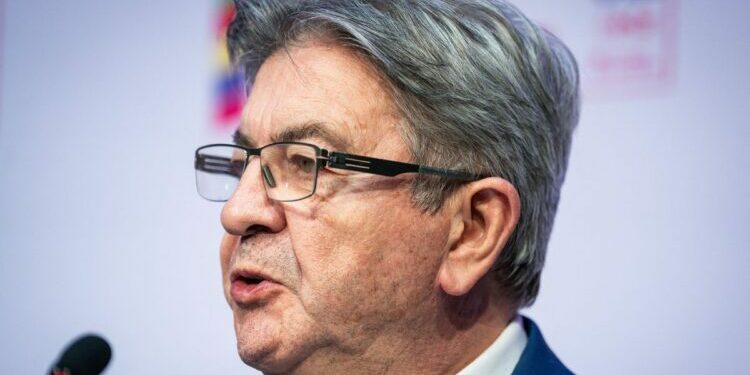 Avec 28 % des voix, le Nouveau Front populaire repart au combat, Jean-Luc Mélenchon en première ligne