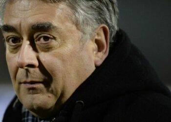 Bourdouleix finalement candidat après son faux désistement, la candidate NFP retire ses bulletins de vote