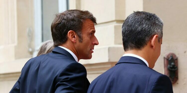 DIRECT. Législatives 2024 : une réunion entre Macron et les cadres du camp présidentiel ce vendredi matin, suivez les dernières infos