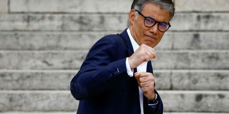 EN DIRECT - Législatives 2024 : le Nouveau Front populaire appelle Macron à se tourner «immédiatement» vers lui pour «former un gouvernement» – Libération
