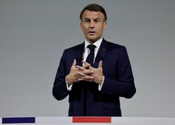 EN DIRECT - Résultats législatives 2024 : "Pas une voix ne doit aller à l'extrême droite", martèle Macron