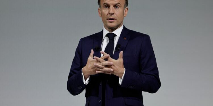 EN DIRECT - Résultats législatives 2024 : "Pas une voix ne doit aller à l'extrême droite", martèle Macron