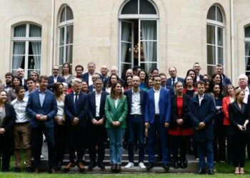 Elections législatives : comment le Nouveau Front populaire pourrait-il parvenir à gouverner seul ?
