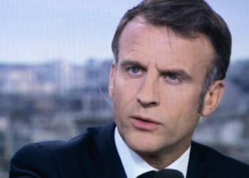 Emmanuel Macron temporise sur la nomination du gouvernement et balaie la candidature surprise du Nouveau Front Populaire