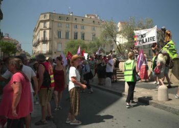 Ils réclament un Premier ministre de gauche, manifestations des militants du Nouveau Front Populaire à Nîmes et Montpellier
