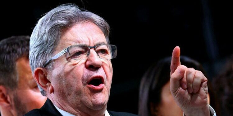 Jean-Luc Mélenchon dénonce le «coup de force» d’Emmanuel Macron qui «nie le résultat des élections» – Libération