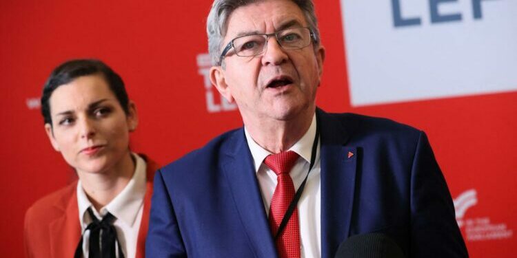 Jean-Luc Mélenchon ne veut pas « entrer en choc frontal » avec l’UE