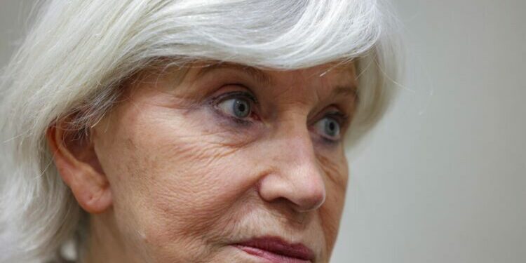 Laurence Tubiana renonce à Matignon, Macron évoque une "trêve politique"