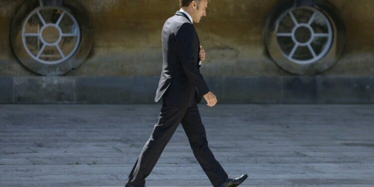 Le NFP arrache 12 postes clés à l'Assemblée nationale : comment Emmanuel Macron espère encore gouverner ?