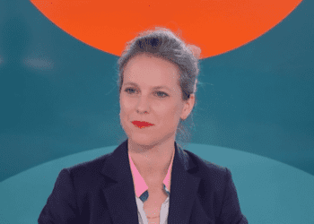 Le NFP propose le nom de Lucie Castets pour Matignon, Emmanuel Macron refuse d'en tenir compte