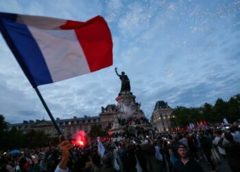 Le Nouveau Front populaire en tête, désillusion de l'extrême droite, mais qui pour gouverner ?
