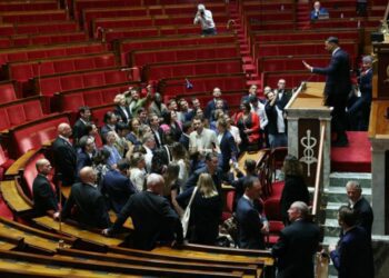 Le Nouveau Front populaire peut-il augmenter le montant du Smic sans majorité à l’Assemblée ?