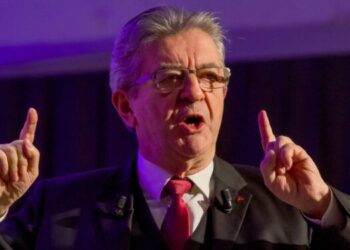 «Le président a le devoir d'appeler le Nouveau Front populaire à gouverner», réagit Jean-Luc Mélenchon