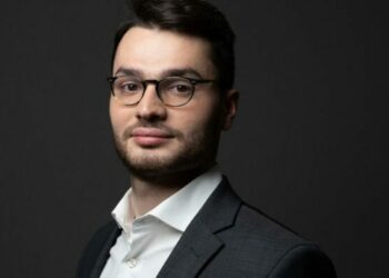 «L'école brûle et le Nouveau Front populaire regarde ailleurs»