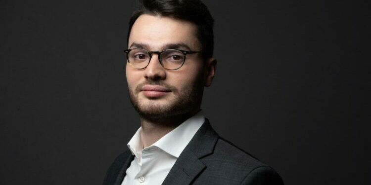 «L'école brûle et le Nouveau Front populaire regarde ailleurs»