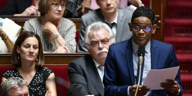 Le député sortant Jean-Philippe Nilor, qui se présentait sous l'étiquette du Nouveau Front populaire, a été largement réélu en Martinique