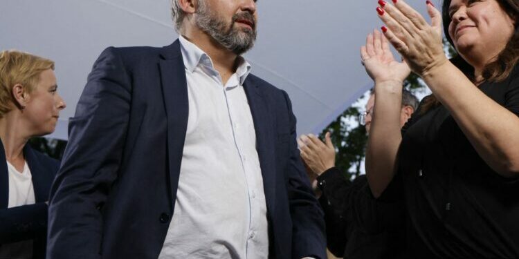 Alexis Corbière et Raquel Garrido, répudiés de LFI, se représentent malgré tout en Seine-Saint-Denis, revendiquant l