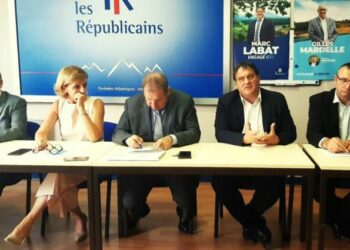 Les candidats Les Républicains des circonscriptions béarnaises réunis à leur bureau à Pau