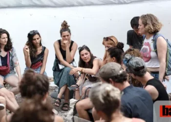 Les nouveaux militants Front populaire poursuivent la mobilisation sur le terrain