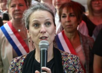 «Lucie Castets, Première ministre» : la campagne de trop pour les opposants d’Olivier Faure au sein du PS