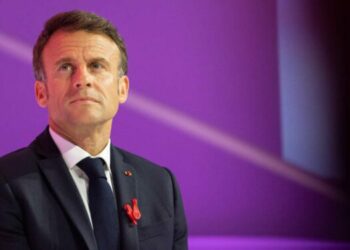 Mélenchon estime que Macron doit « s’incliner » face au NFP, Le Pen dénonce un « cirque indigne » après la lettre du président