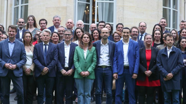 Négociations du Nouveau Front Populaire : entre le PS et LFI, la recherche du leadership à gauche
